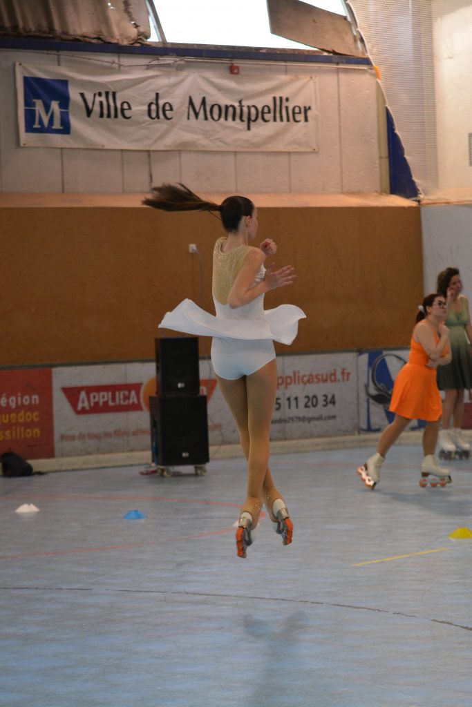 Héloïse inline figure skating